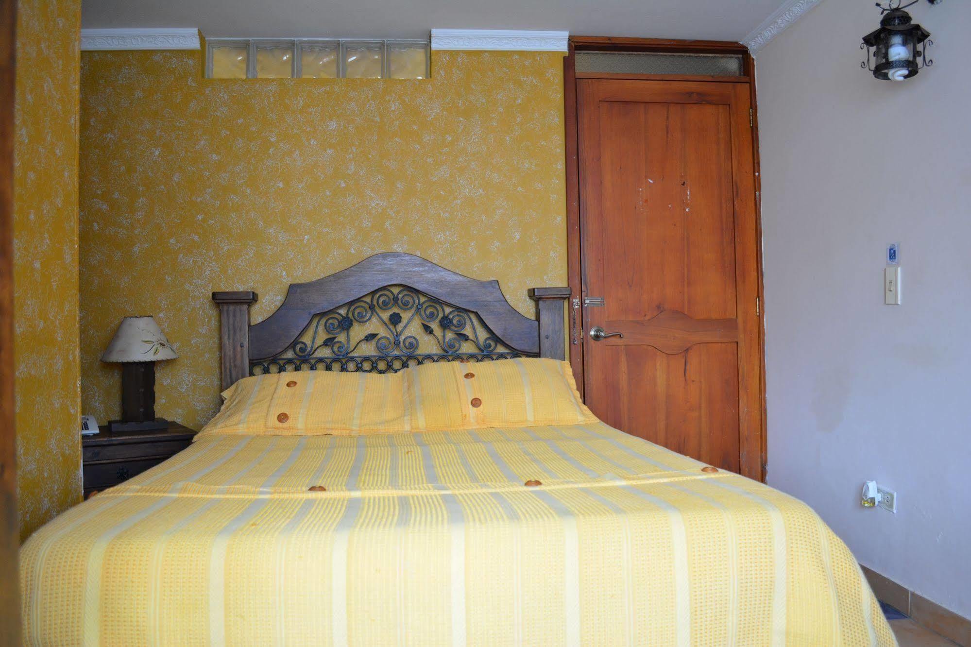 Hotel Casa Colonial 산타 로사 데 카발 외부 사진